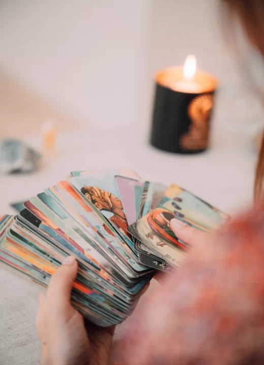 Sessão <br>de Autoconhecimento <br>através do Tarot